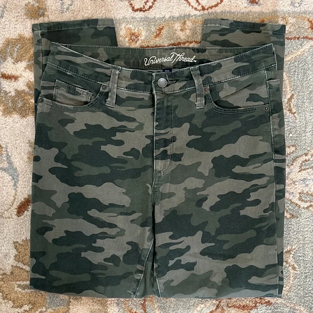 Universal Thread jeans - Picture 1 of 4